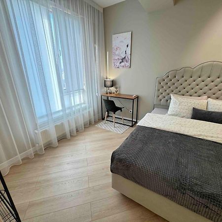 Rentnow Modern Business Apartment With 3 Bedrooms In Centre Кишинев Екстериор снимка