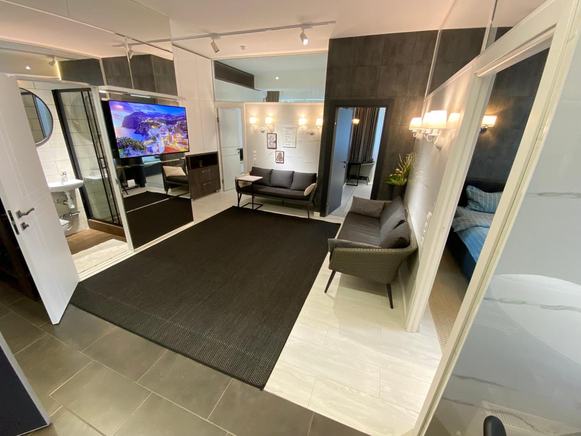 Rentnow Modern Business Apartment With 3 Bedrooms In Centre Кишинев Екстериор снимка