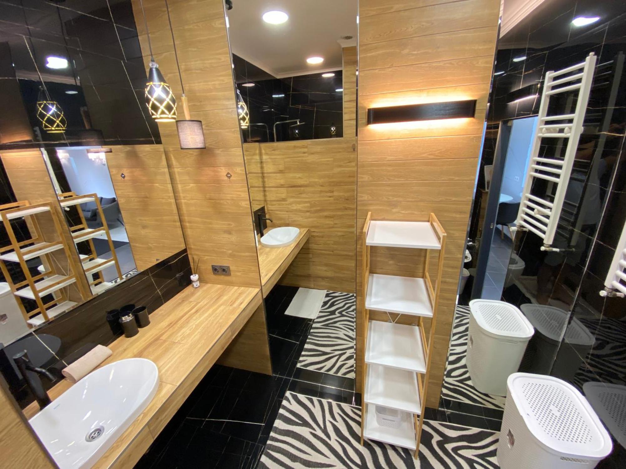 Rentnow Modern Business Apartment With 3 Bedrooms In Centre Кишинев Екстериор снимка