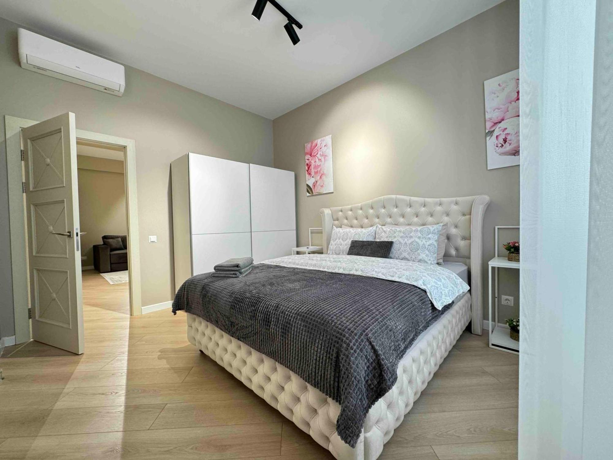 Rentnow Modern Business Apartment With 3 Bedrooms In Centre Кишинев Екстериор снимка