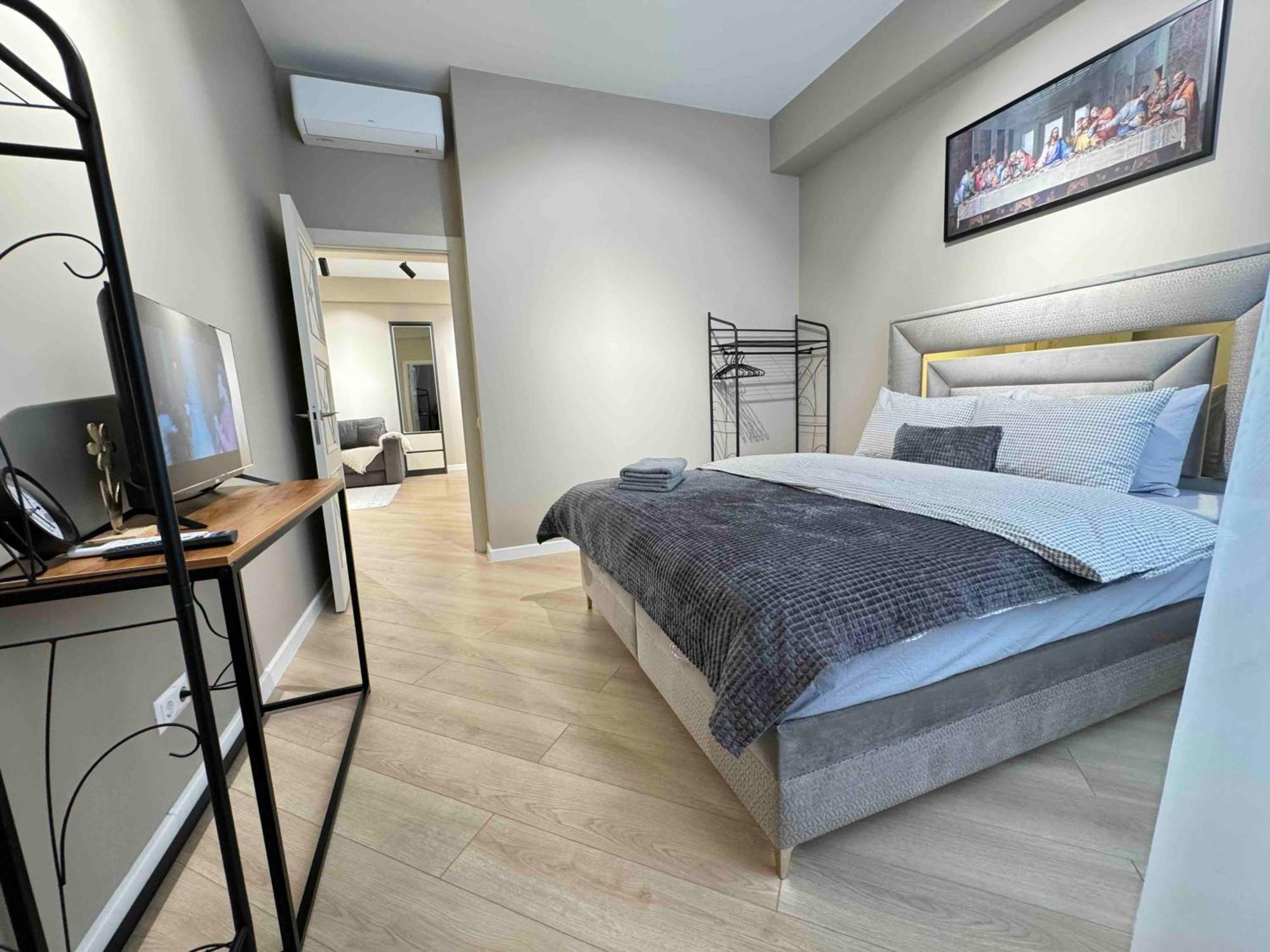Rentnow Modern Business Apartment With 3 Bedrooms In Centre Кишинев Екстериор снимка