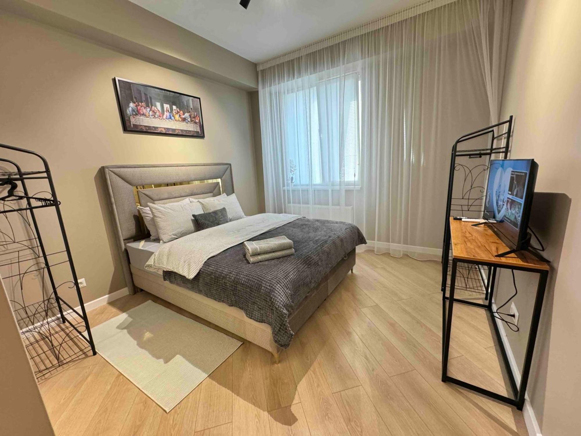 Rentnow Modern Business Apartment With 3 Bedrooms In Centre Кишинев Екстериор снимка