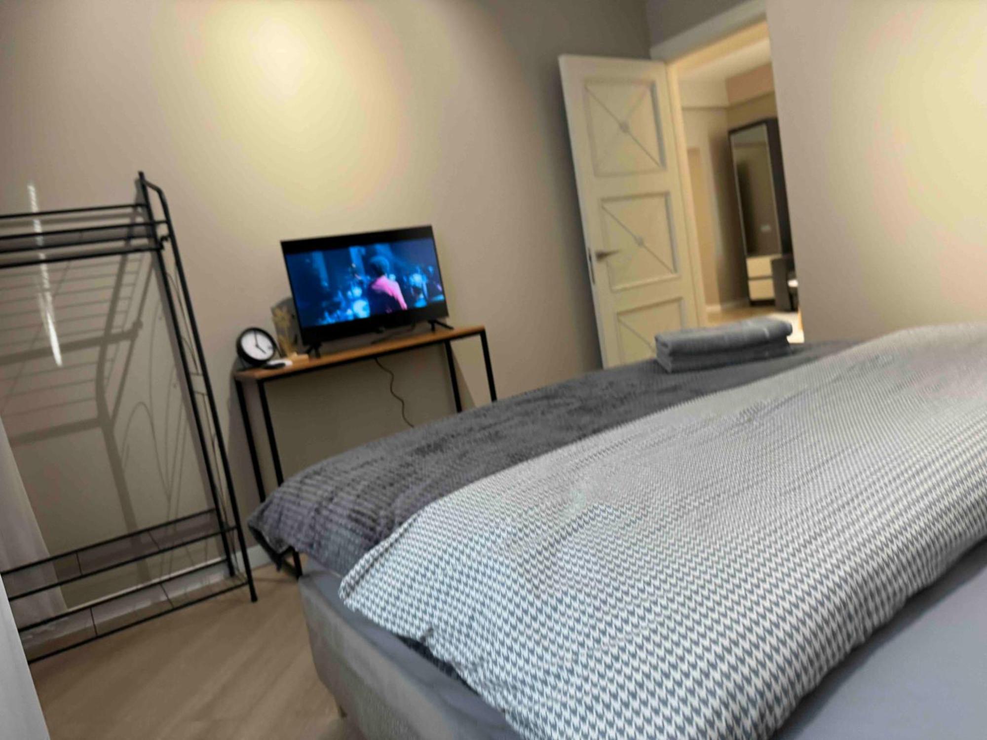 Rentnow Modern Business Apartment With 3 Bedrooms In Centre Кишинев Екстериор снимка