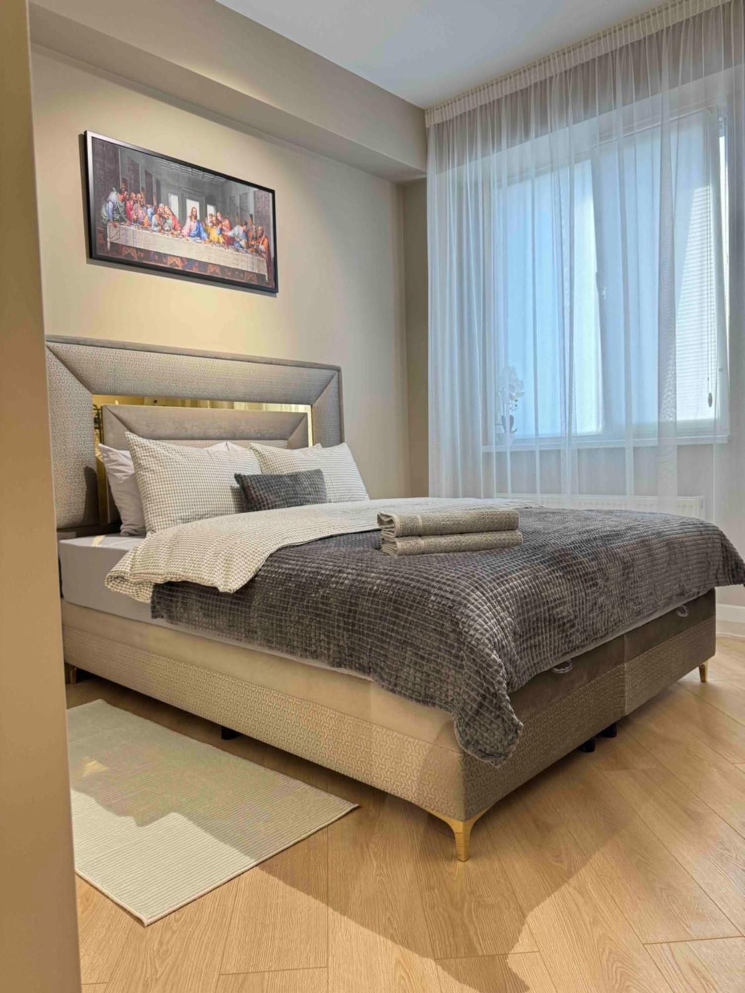 Rentnow Modern Business Apartment With 3 Bedrooms In Centre Кишинев Екстериор снимка