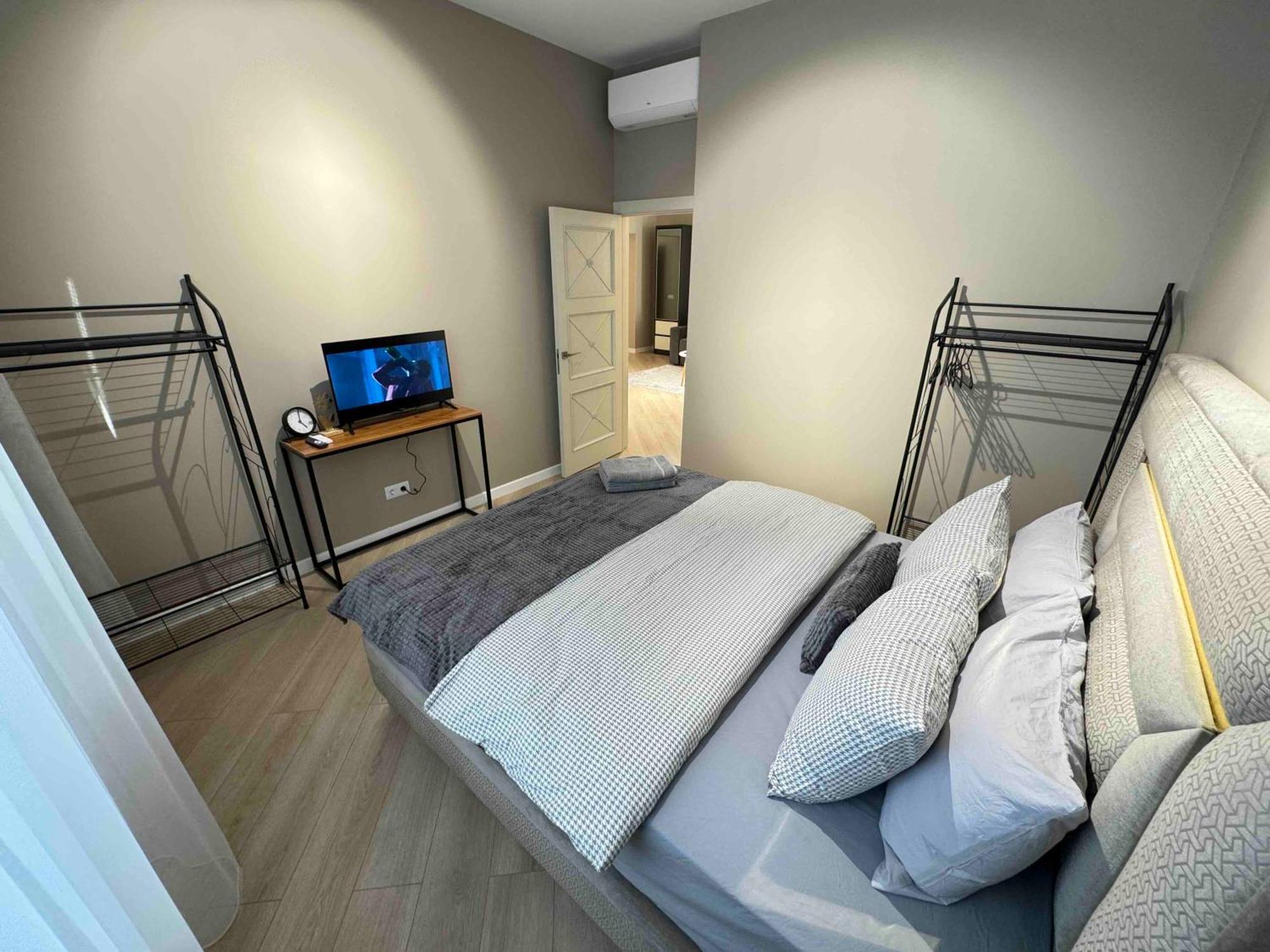 Rentnow Modern Business Apartment With 3 Bedrooms In Centre Кишинев Екстериор снимка