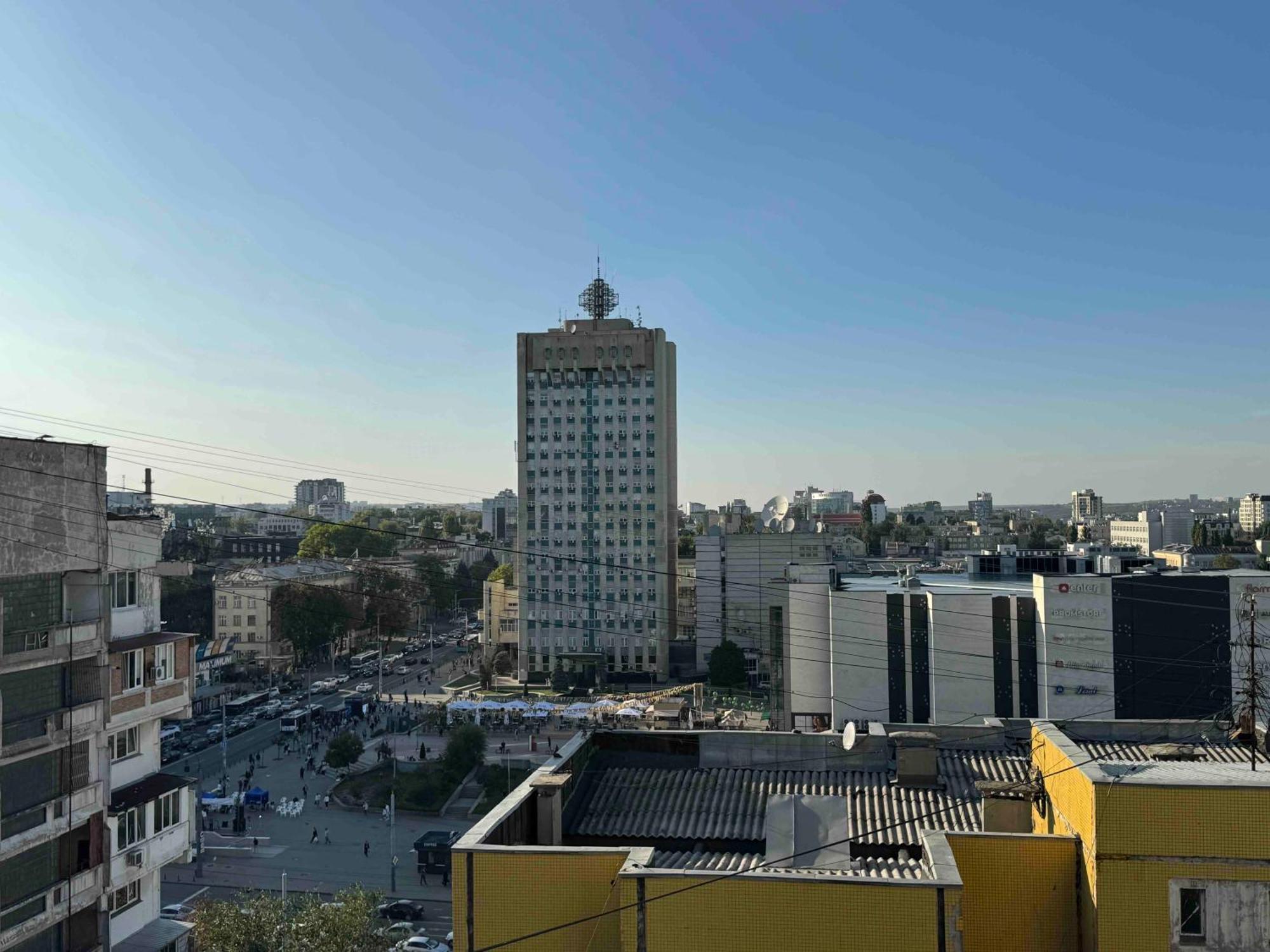 Rentnow Modern Business Apartment With 3 Bedrooms In Centre Кишинев Екстериор снимка