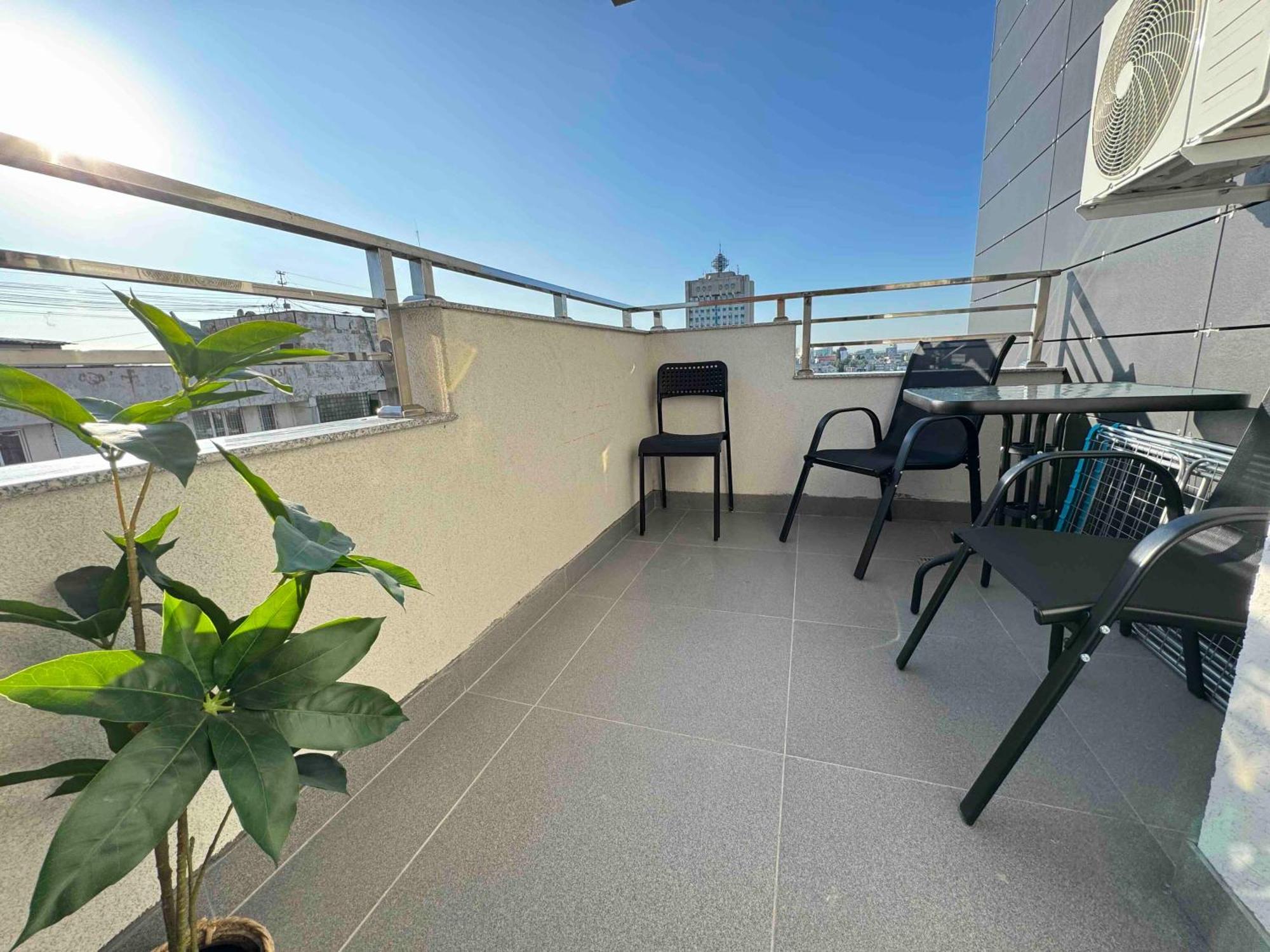 Rentnow Modern Business Apartment With 3 Bedrooms In Centre Кишинев Екстериор снимка