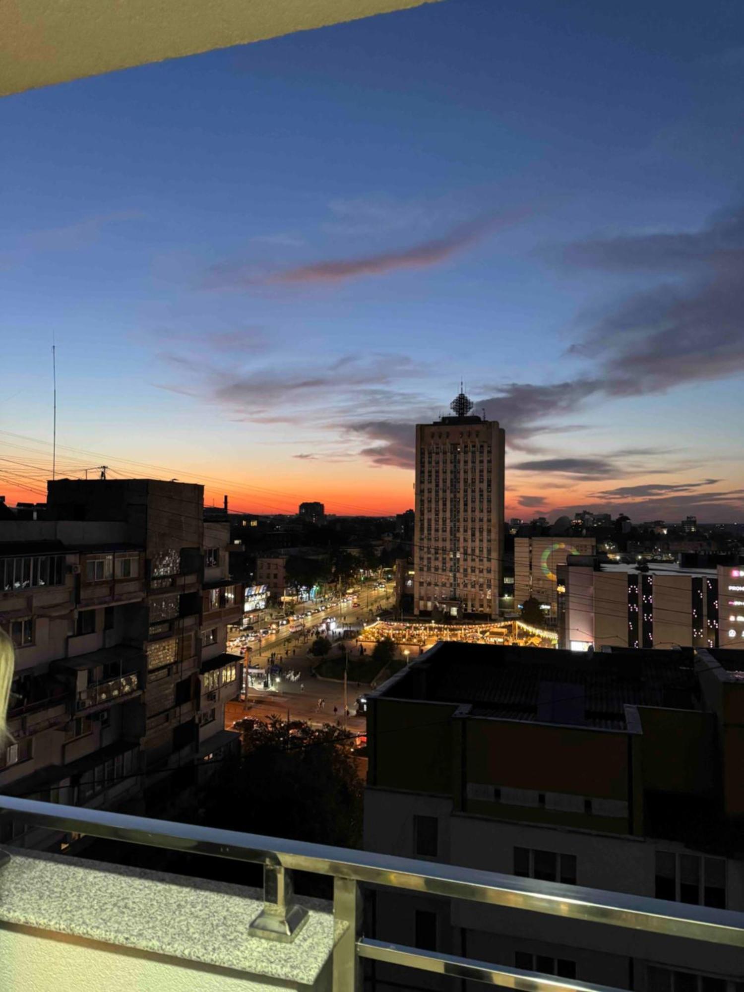 Rentnow Modern Business Apartment With 3 Bedrooms In Centre Кишинев Екстериор снимка