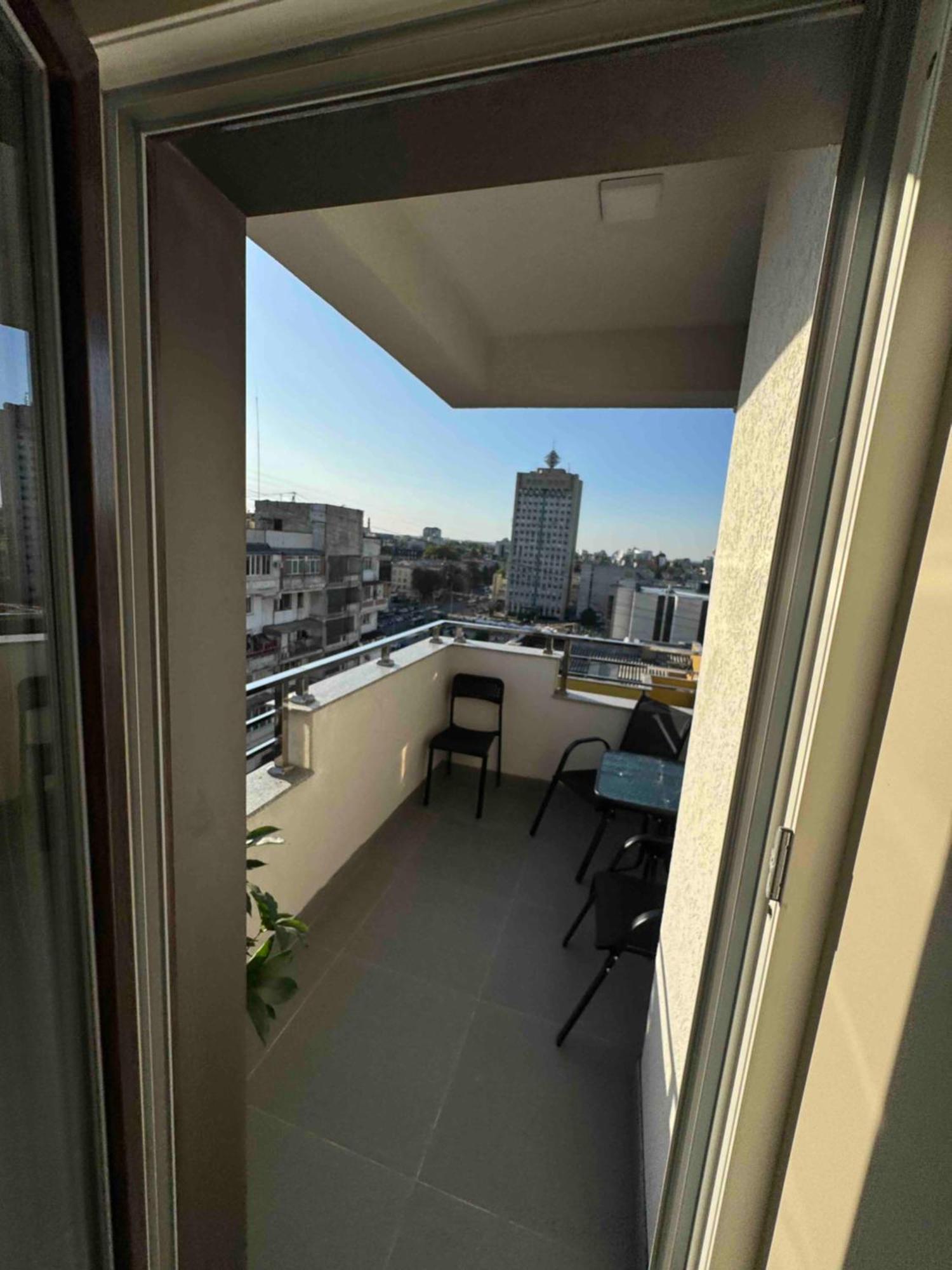 Rentnow Modern Business Apartment With 3 Bedrooms In Centre Кишинев Екстериор снимка