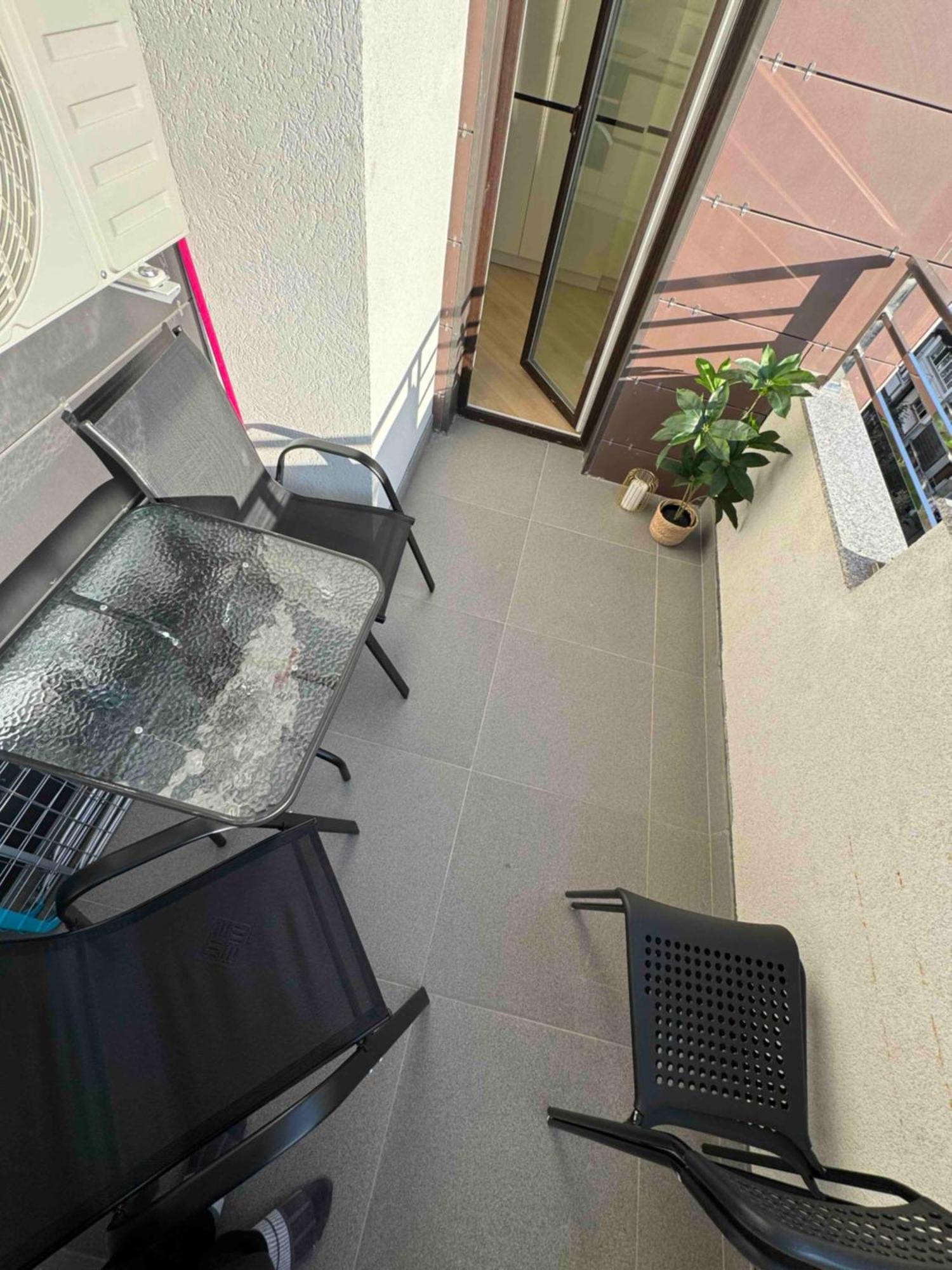Rentnow Modern Business Apartment With 3 Bedrooms In Centre Кишинев Екстериор снимка