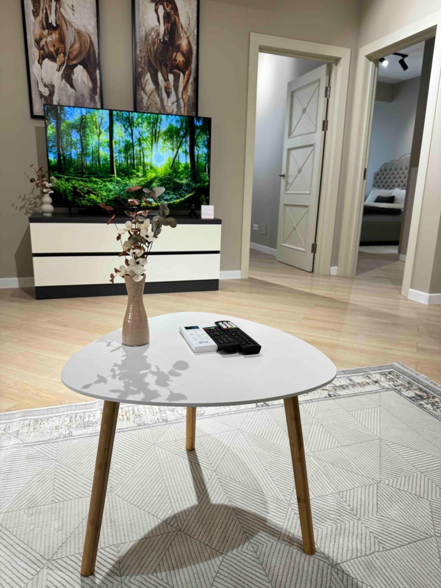 Rentnow Modern Business Apartment With 3 Bedrooms In Centre Кишинев Екстериор снимка
